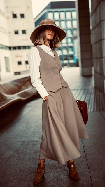 Wełniana Kamizelka / Spódnica / Róża
