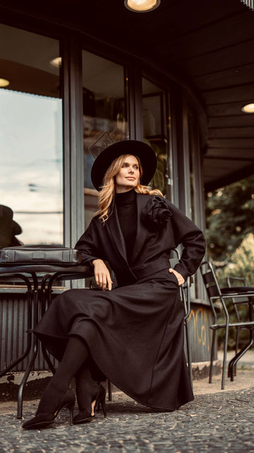 Czarna wełniana kurtka