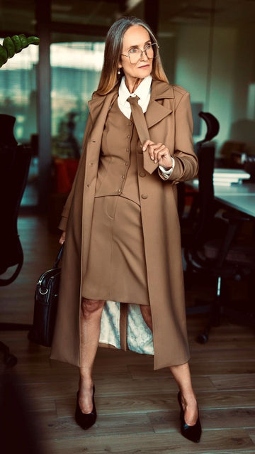 Lekki wełniany płaszcz